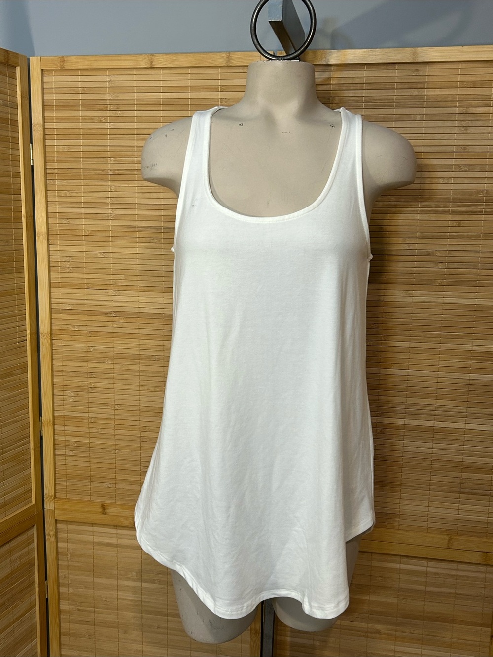 ZENANA Sleeveless Tunic Tank Top Crescent Hem Relaxed Fit off white woman’s S